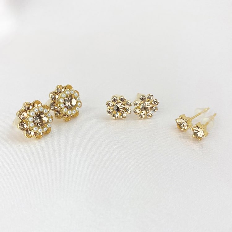 Pretty non piercing golden color earrings set